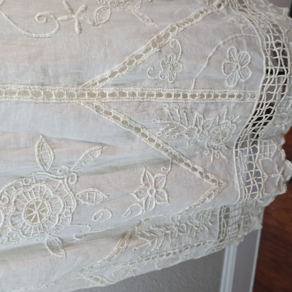 Yoana Baraschi Elegant Cream Lace Maxi Dress - Picture 9 of 11